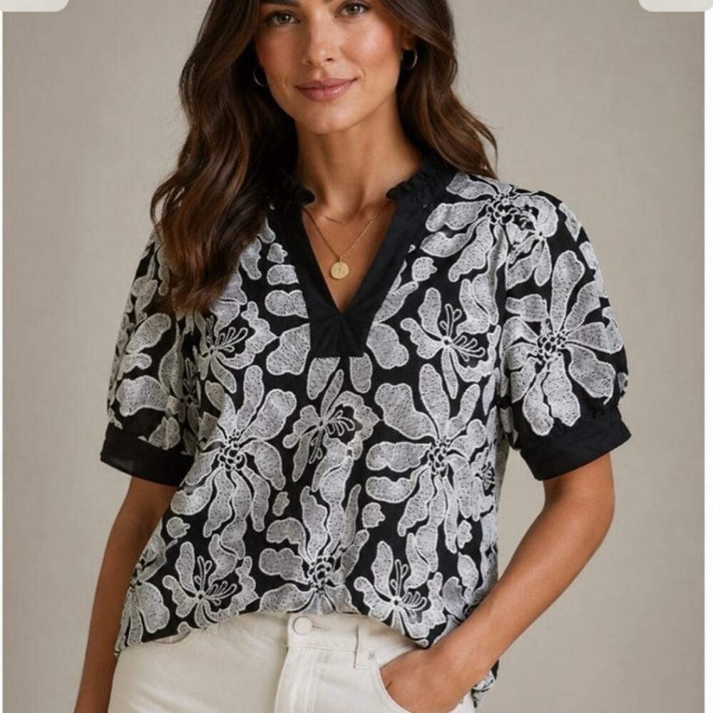 Entro Black White Floral Embroidered Top M Puff Sleeve Ruffle Boho Cottagecore